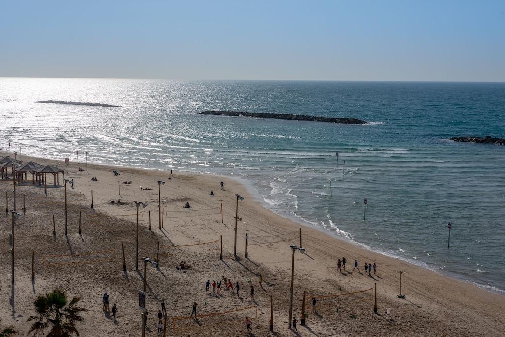 Herods Tel Aviv By The Beach Экстерьер фото The beach at Torre del Greco