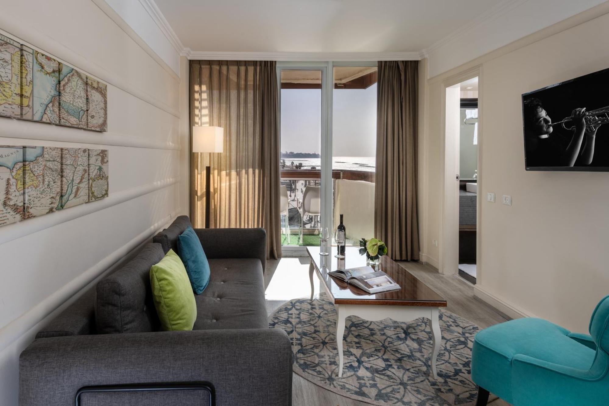 Herods Tel Aviv By The Beach Экстерьер фото A suite at the hotel
