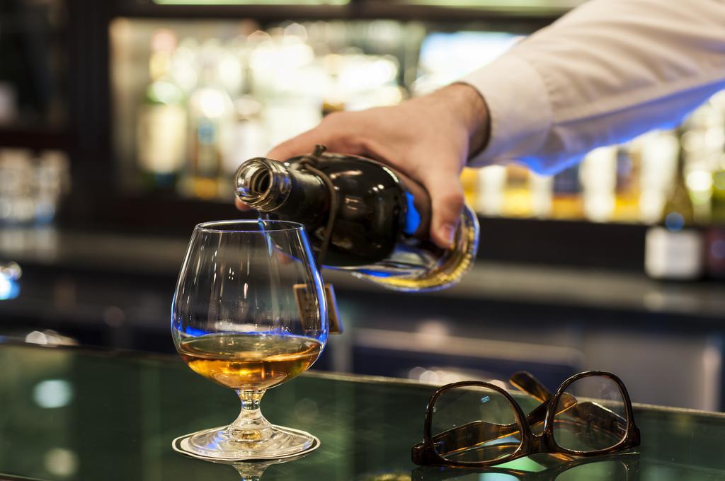 Herods Tel Aviv By The Beach Экстерьер фото A glass of cognac