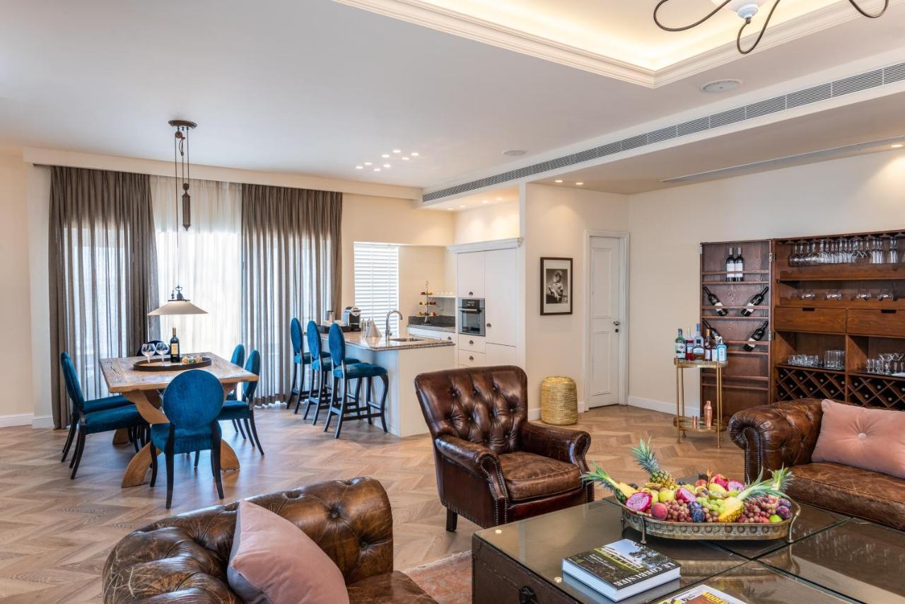 Herods Tel Aviv By The Beach Экстерьер фото The interior of a suite at the hotel